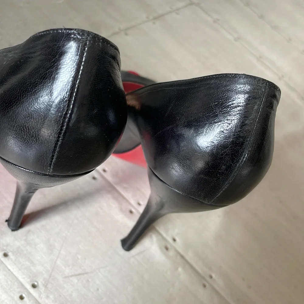 Christian louboutin Preowned black leather peep toe classic pump sz 38.5 120mm